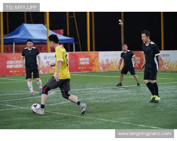 足球明星齐聚一堂挑战极限冠军游戏精彩视频回顾 足球明星齐聚一堂挑战极限冠军游戏精彩视频回顾