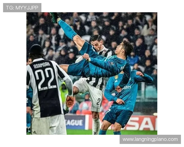 近代足球明星的崛起与影响力分析:从梅西到C罗的传奇之路 近代足球明星的崛起与影响力分析:从梅西到C罗的传奇之路