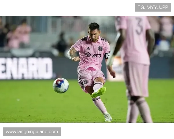 足球明星身体数据全解析揭秘运动员的健康与表现秘诀